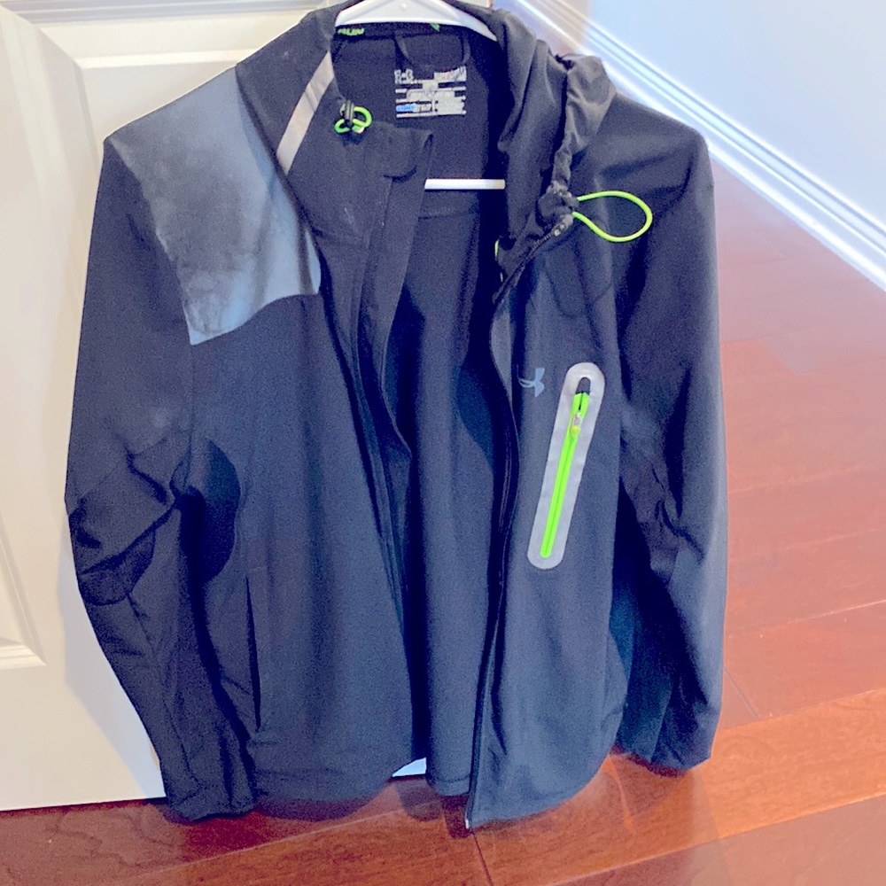 Mens under armour running jacket size medium